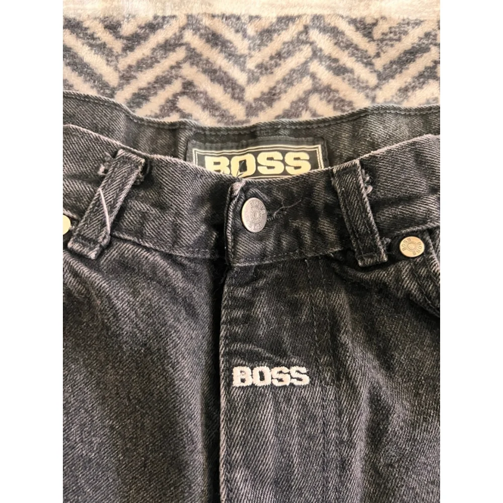 Vintage Boss Black Denim men’s shorts waist size 28-30. - Picture 2 of 8